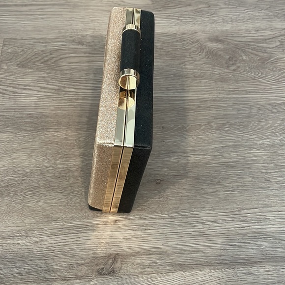 Black and gold shimmery evening bag - Picture 3 of 5